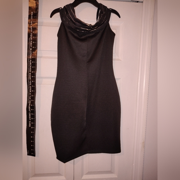 Elegant Black Sleeveless Dress 3 Striped Front Glossy Manito Mini Dress 👗 - Picture 4 of 7